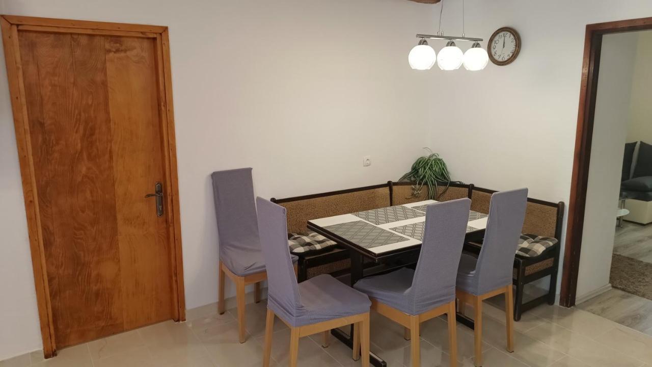 Apartment Dinka Kornić Exterior foto